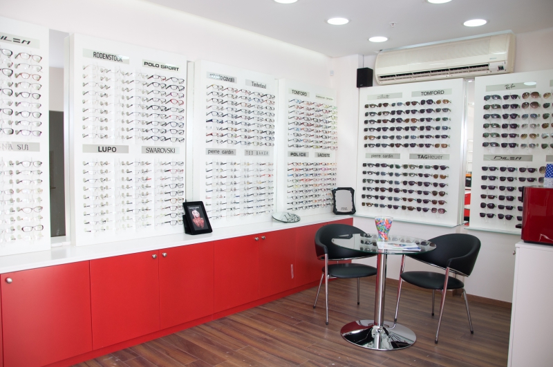 opticien-ST JEAN CAP FERRAT-min_store-office-interior-design-brand-optometrist-design-809393-pxhere.com